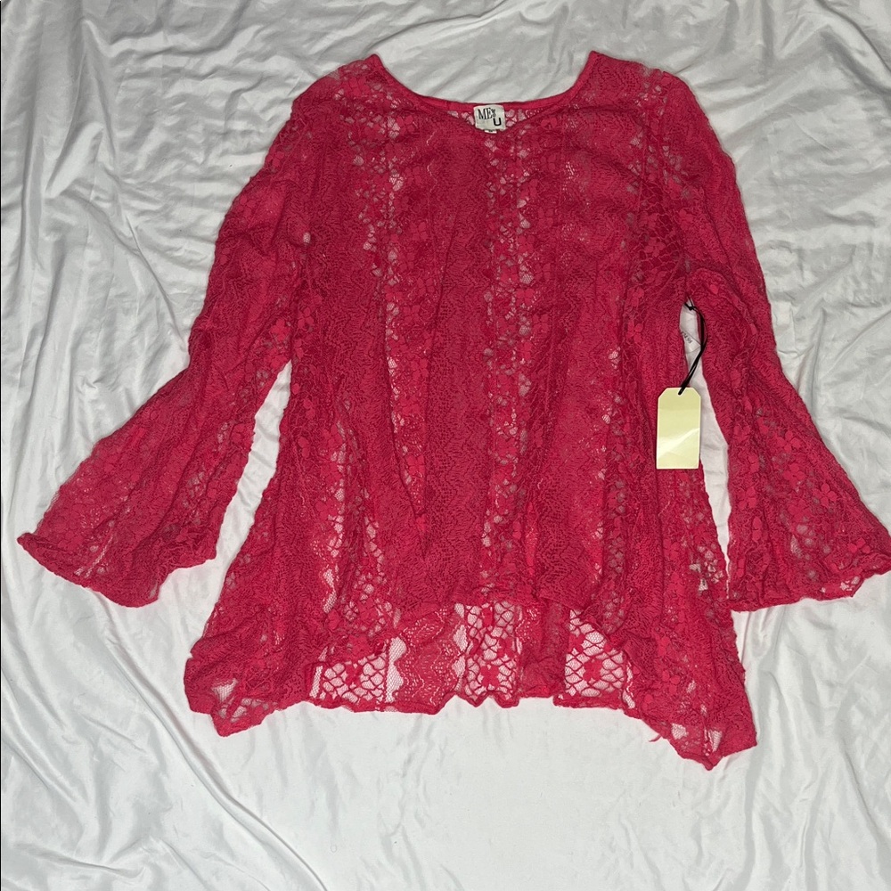Lace Bell-Sleeve Tunic Top in Fuchsia